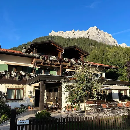 Hotel Halali - Dein Kleines An Der Zugspitze