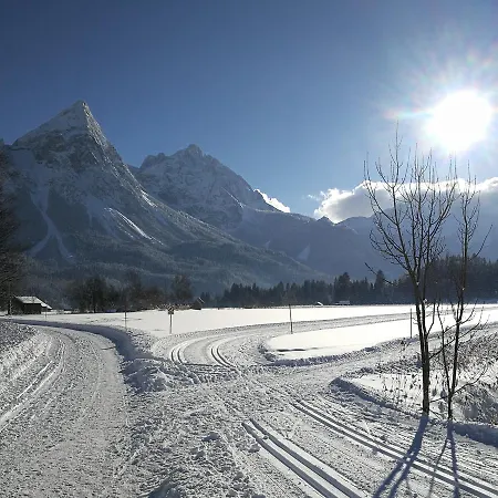 Halali - Dein Kleines An Der Zugspitze Hotel