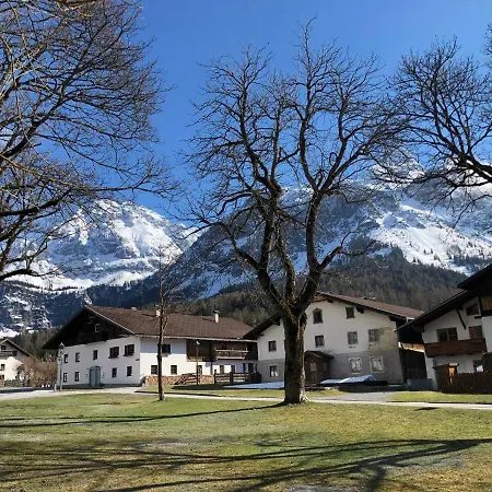 Halali - Dein Kleines An Der Zugspitze Hotel